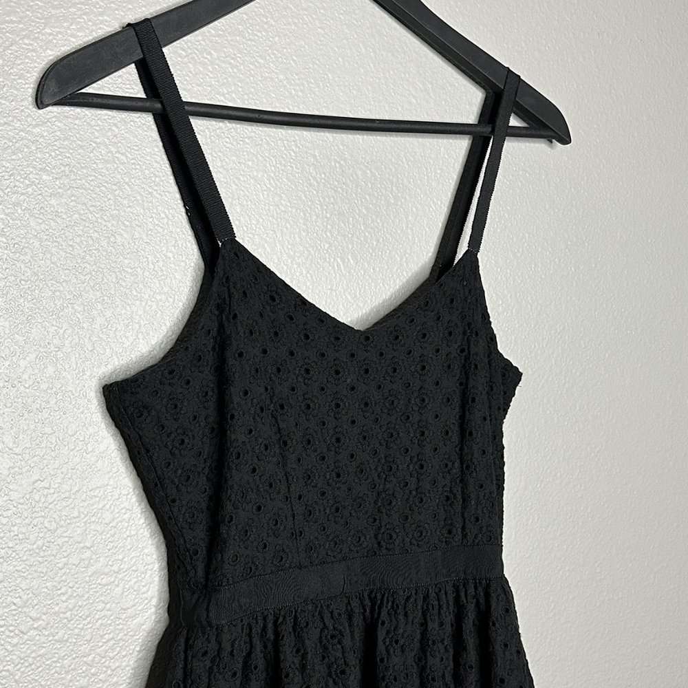 XXI Sleeveless Black Dress With Cut Out Circles and‎ Embroidery Size Small - Picture 4 of 11